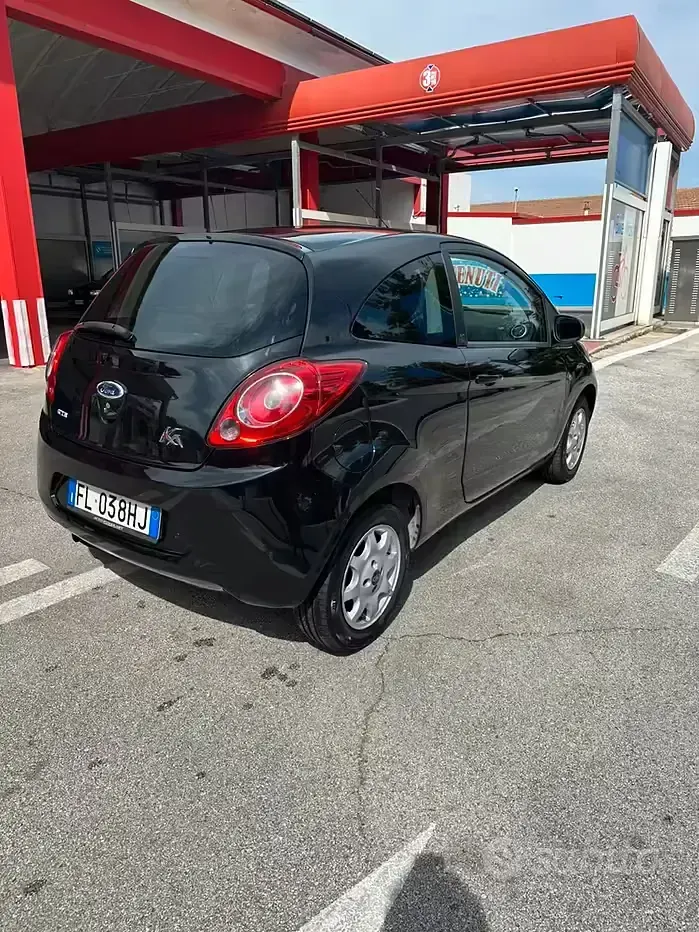 Usata Ford Ka Titanium 75 CV (55 kW) 2010 Nero Utilitaria