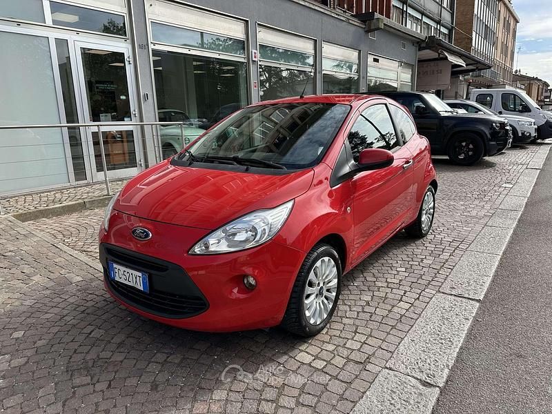 Usata Ford Ka Titanium 69 CV (50 kW) 2016 Rosso Berlina
