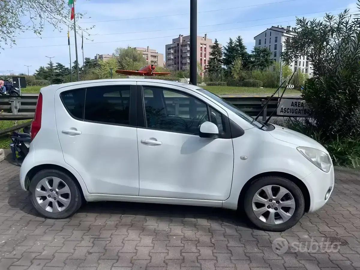 Usata Opel Agila 65 CV (47 kW) 2009 Utilitaria