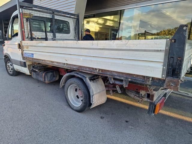 Bianco Usata 2004 Iveco Daily | 13.500 € (Molto cara) - Immagine 1/4