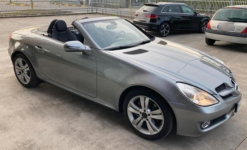 Usata Mercedes SLK200 231 CV (169 kW) 2008 Grigio Cabrio