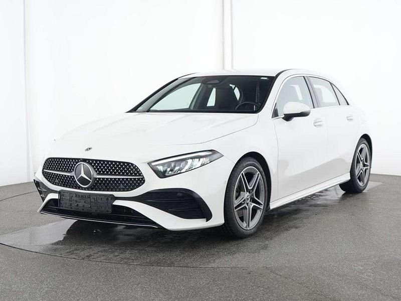 Bianco Usata 2024 Mercedes A180 Advanced Tre volumi | 29.690 € (Buon prezzo) - Immagine 1/3