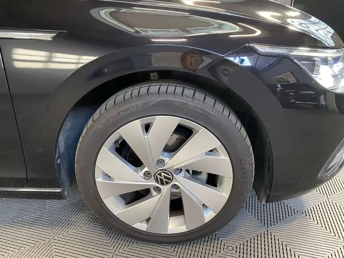 Usata VW Golf VIII Edition 150 CV (110 kW) 2020 Nero Berlina