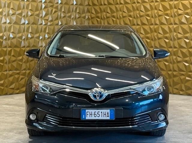Usata Toyota Auris Hybrid Business Edition 99 CV (72 kW) 2017 Blu Berlina