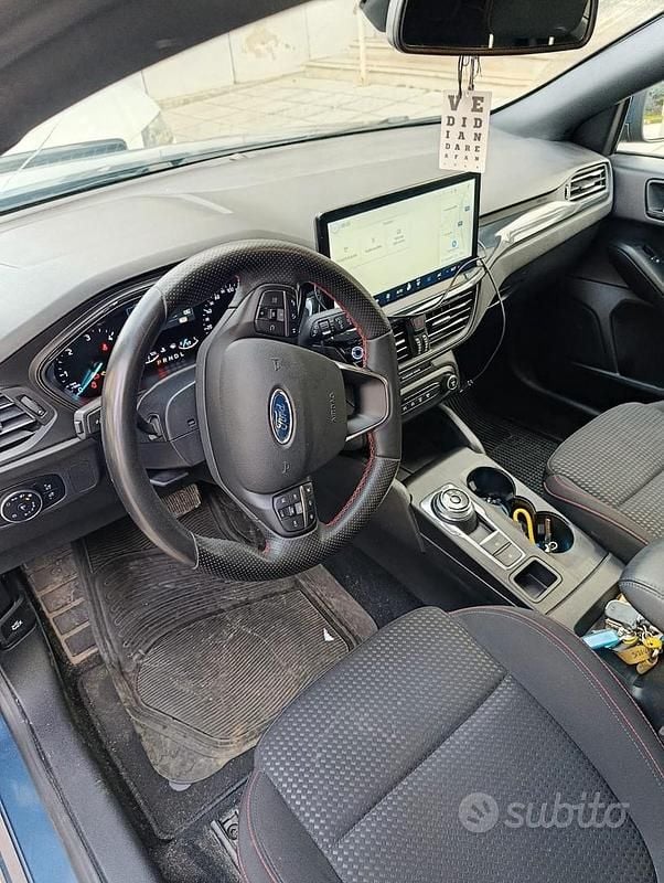 Usata Ford Focus ST-Line 120 CV (88 kW) 2024 Blu Berlina