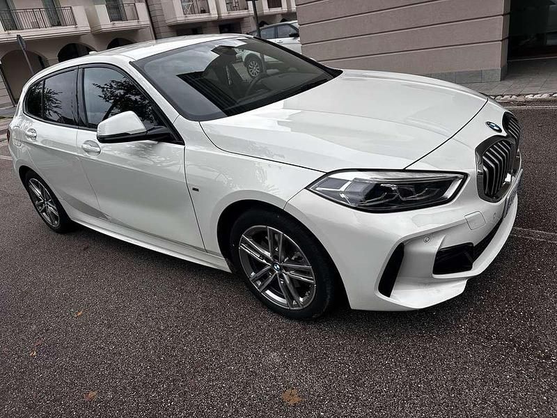 Usata BMW 116 M Sport 116 CV (85 kW) 2023 Bianco Utilitaria