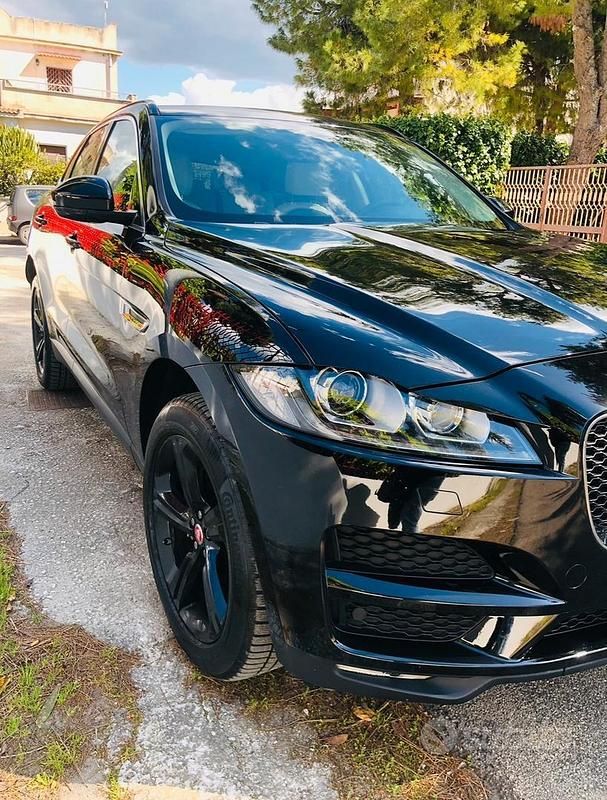 Usata Jaguar F-Pace Prestige 180 CV (132 kW) 2017 Nero SUV