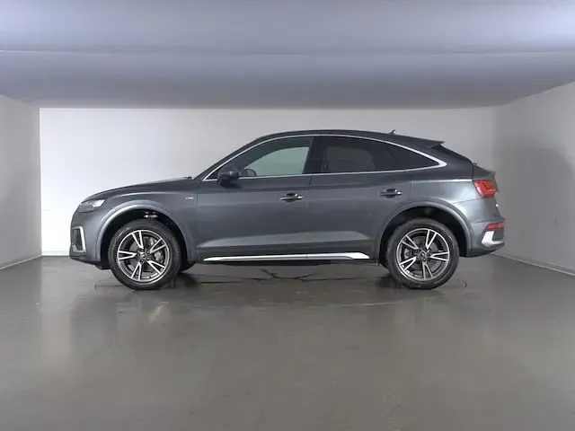 Usata Audi Q5 Sportback S-Line 204 CV (150 kW) 2024 Grigio daytona perla SUV