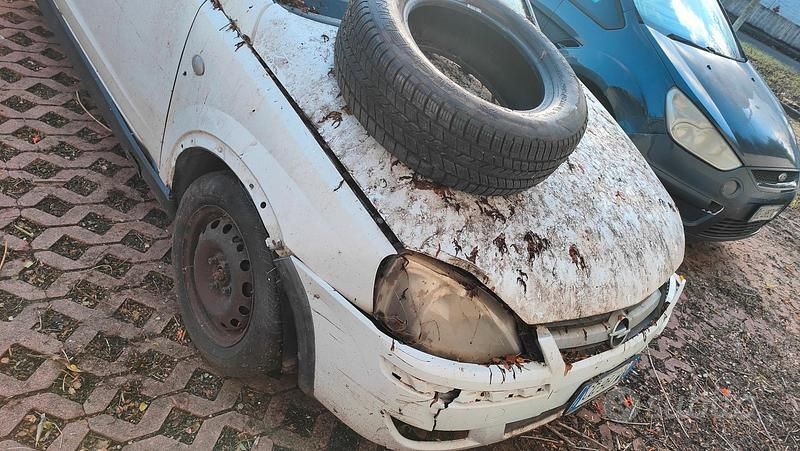 Usata Opel Corsa 58 CV (42 kW) 2003 Bianco Berlina