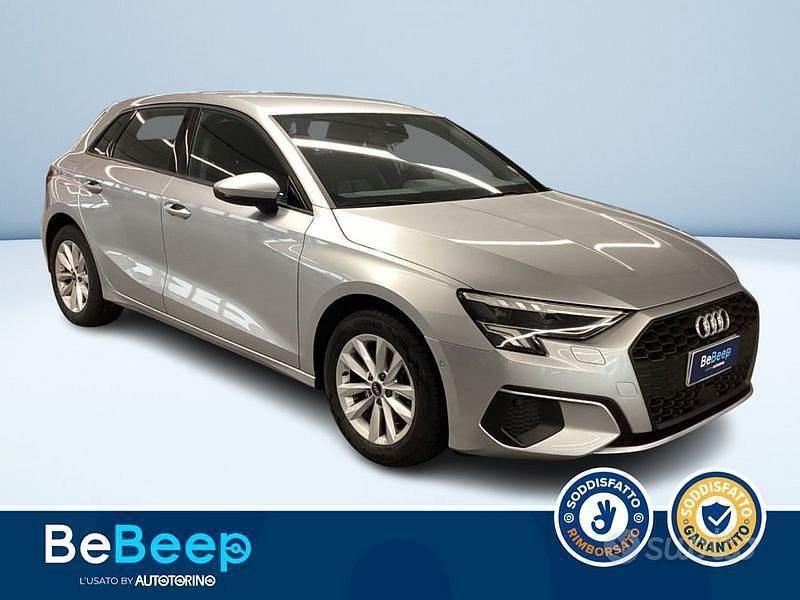 Argento metallizzato Usata 2020 Audi A3 Edition .1 Tre volumi | 19.500 € (Buon prezzo) - Immagine 1/3
