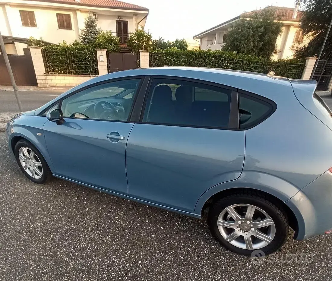 Usata Seat Leon 105 CV (77 kW) 2006 Utilitaria