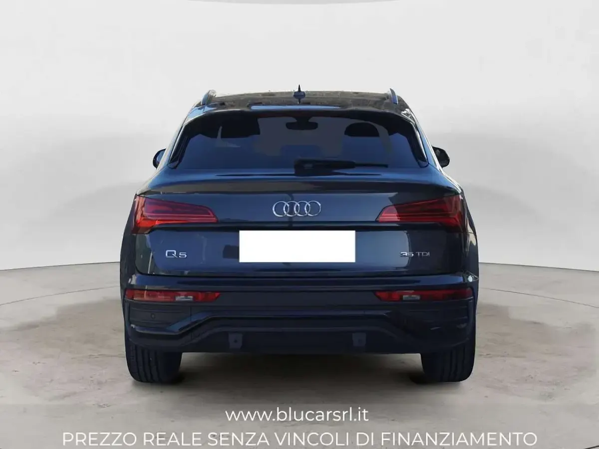 Used Audi Q5 Advanced 163 HP (119 kW) 2022 Grey SUV