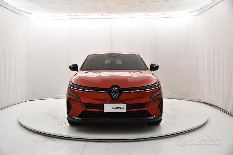 Usata Renault Megane E-Tech Techno 160 kW (218 CV) 2022 Rosso passion Berlina