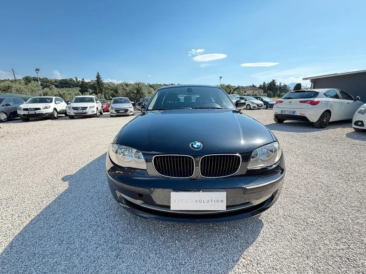 Usata BMW 118 143 CV (105 kW) 2008 Nero Utilitaria