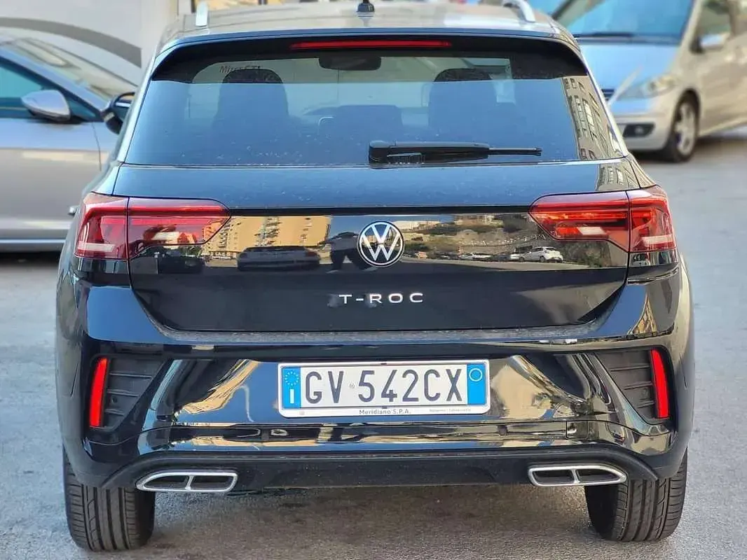 Usata VW T-Roc R-line 150 CV (110 kW) 2024 Nero SUV