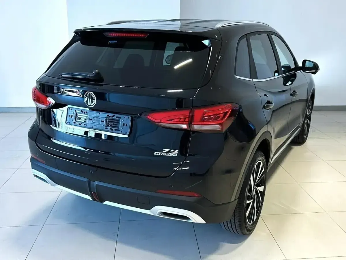 Usata MG ZS Luxury 197 CV (144 kW) 2025 Nero SUV