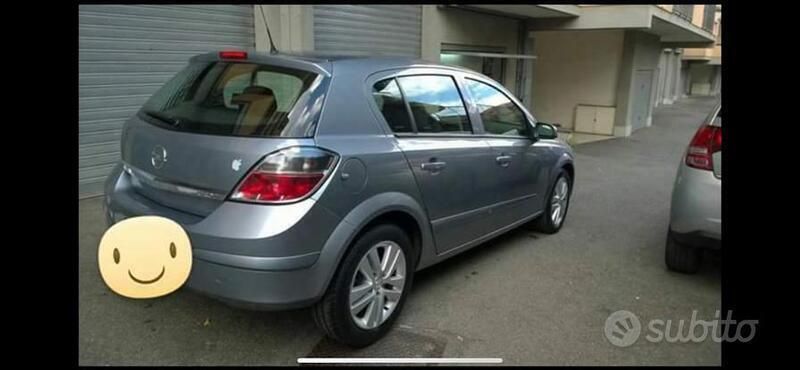Usata Opel Astra Enjoy 101 CV (74 kW) 2007 Grigio Berlina