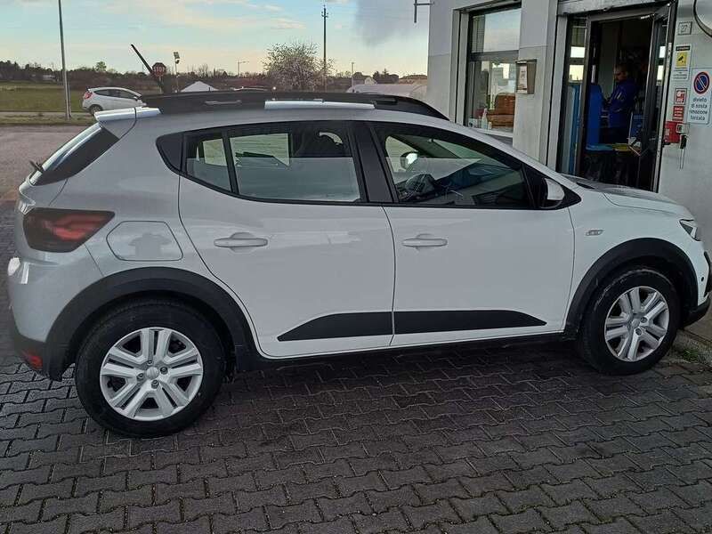 Bianco Usata 2024 Dacia Sandero Stepway Due volumi | 15.000 € (Buon prezzo) - Immagine 1/4