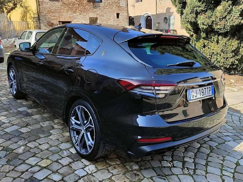Usata Maserati Levante GT 330 CV (242 kW) 2022 Nero SUV