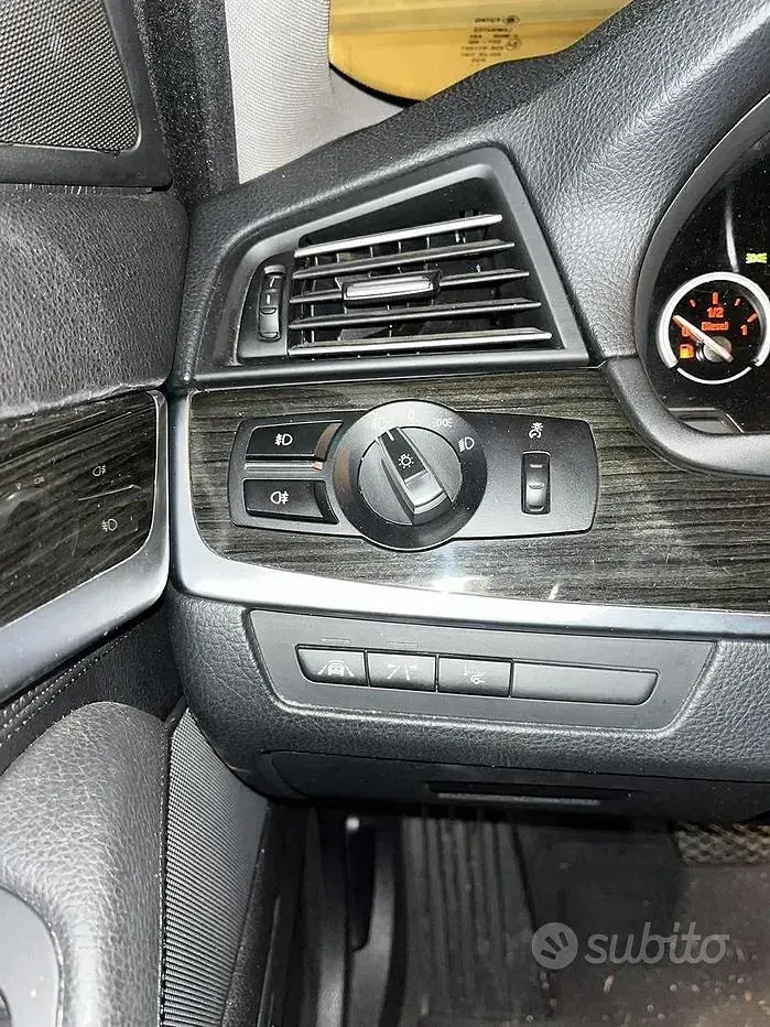 Usata BMW 530 Comfort Edition 258 CV (189 kW) 2015 Nero Station wagon