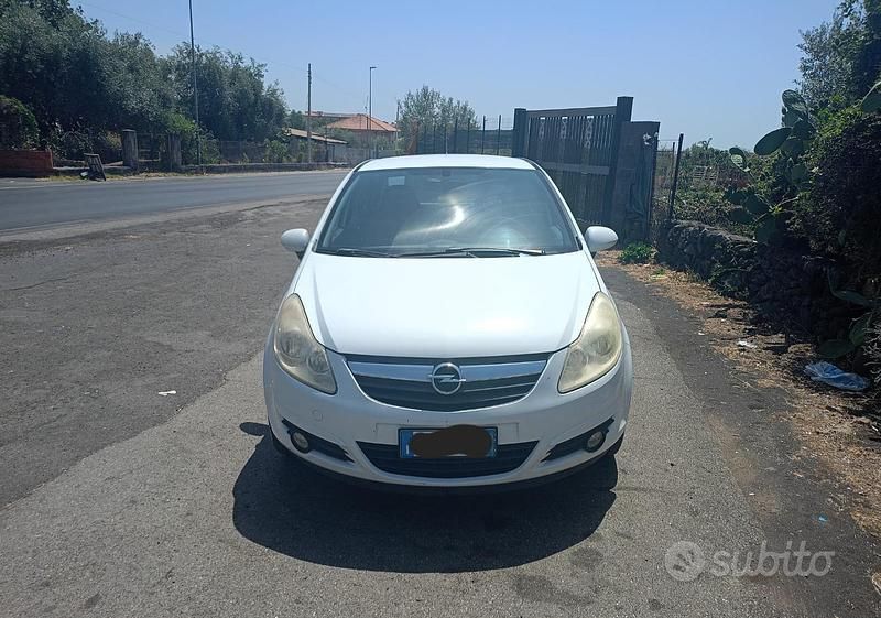 Usata Opel Corsa 80 CV (58 kW) 2009 Bianco Utilitaria