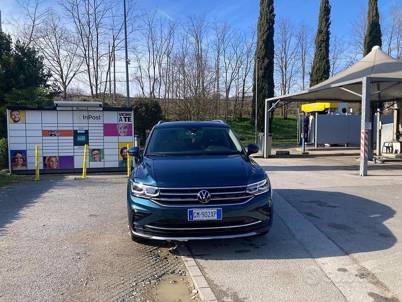 Usata VW Tiguan R-line 177 CV (130 kW) 2023 Blu SUV
