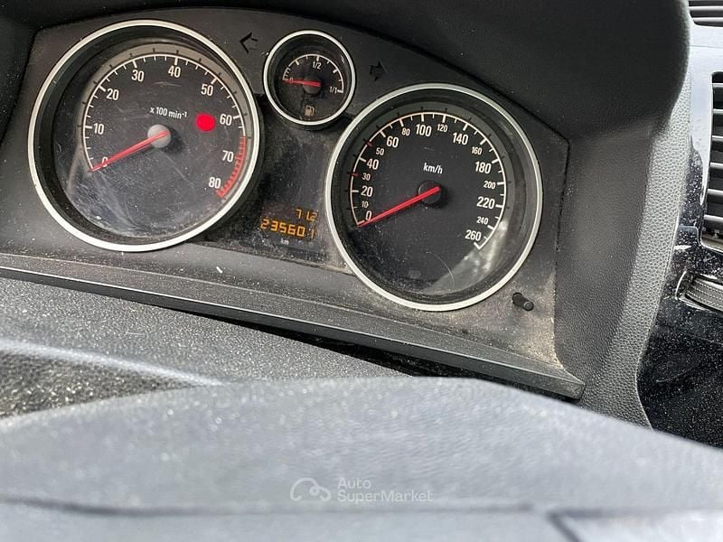 Usata Opel Zafira 150 CV (110 kW) 2012 Nero Monovolume