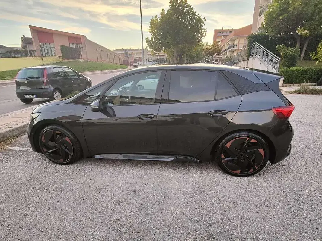 Usata Cupra Born e-Boost 69 kW (95 CV) 2022 Nero Utilitaria