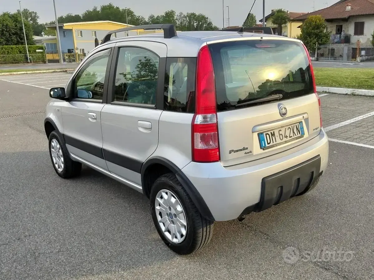 Usata Fiat Panda 4x4 69 CV (50 kW) 2008 Grigio Utilitaria