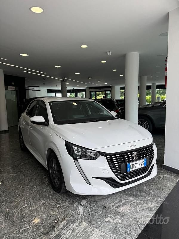 Usata Peugeot 208 Allure 102 CV (75 kW) 2021 Bianco Utilitaria