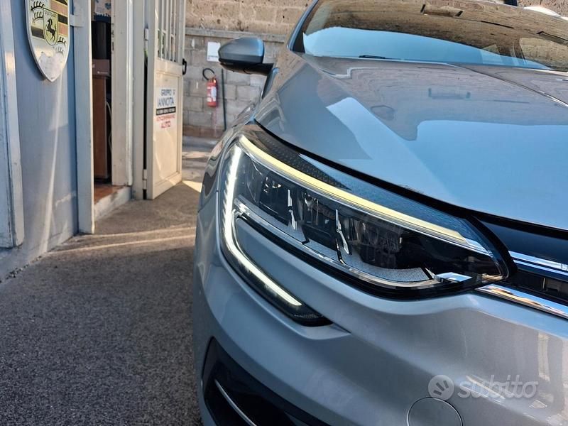 Usata Renault Mégane IV 116 CV (85 kW) 2022 Grigio Berlina
