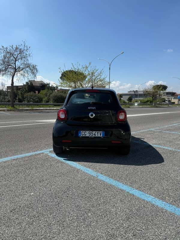 Usata Smart ForFour 90 CV (66 kW) 2018 Nero Utilitaria