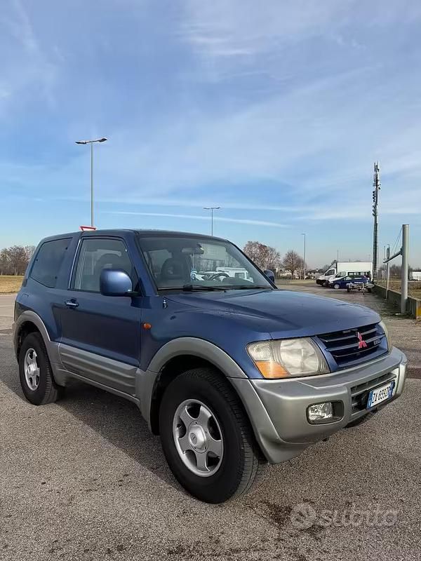 Usata Mitsubishi Pajero 165 CV (121 kW) 2001 Blu SUV
