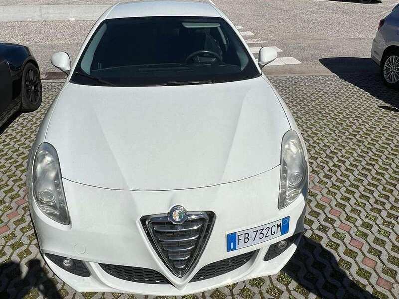 Usato 2015 Alfa Romeo Giulietta 1.6 Diesel 105 CV (8.500 €)