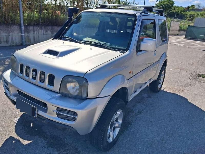 Usata Suzuki Jimny 86 CV (63 kW) 2007 Grigio SUV
