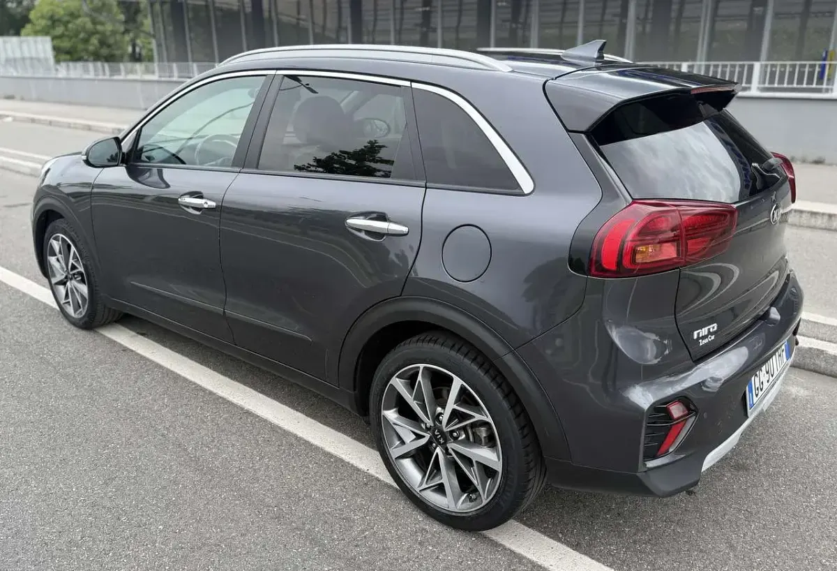 Usata Kia Niro Urban 105 CV (77 kW) 2021 Nero SUV