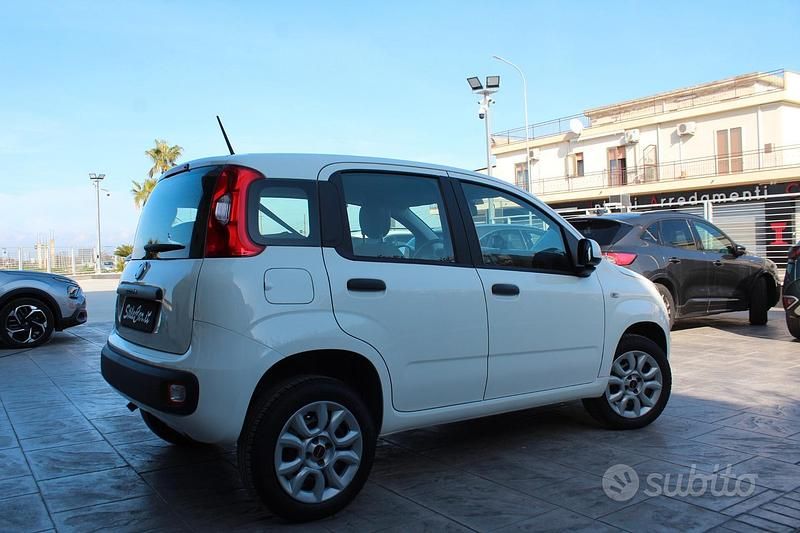 Usata Fiat Panda Easy 86 CV (63 kW) 2020 Bianco gelato pastello Utilitaria