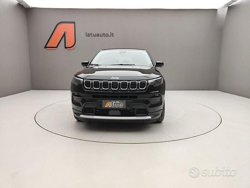 Solid black Usata 2024 Jeep Compass Altitude SUV | 22.590 € (Super prezzo) - Immagine 1/4