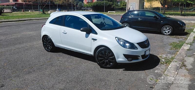 Usata Opel Corsa Sport 80 CV (58 kW) 2010 Bianco Utilitaria