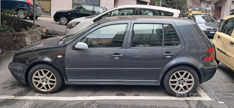 Usata VW Golf 130 CV (95 kW) 2002 Grigio Berlina