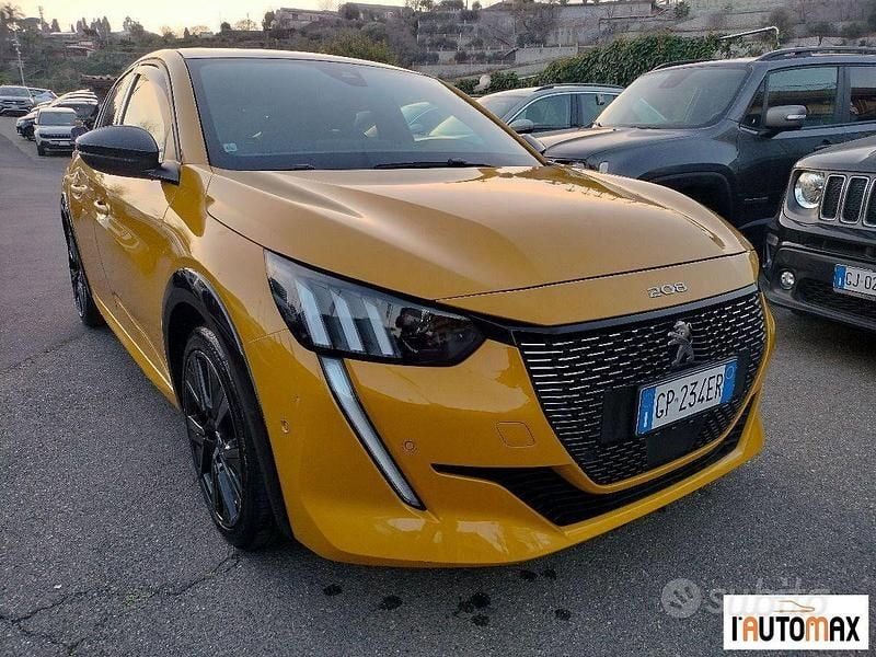 Usata Peugeot 208 GT 101 CV (74 kW) 2023 Giallo Utilitaria