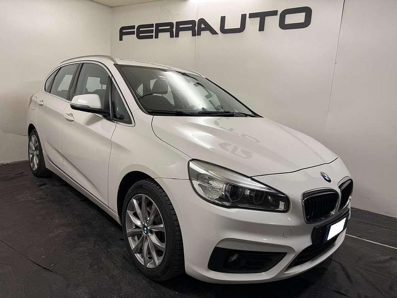 Usata BMW 218 Active Tourer Luxury Line 150 CV (110 kW) 2015 Bianco Monovolume
