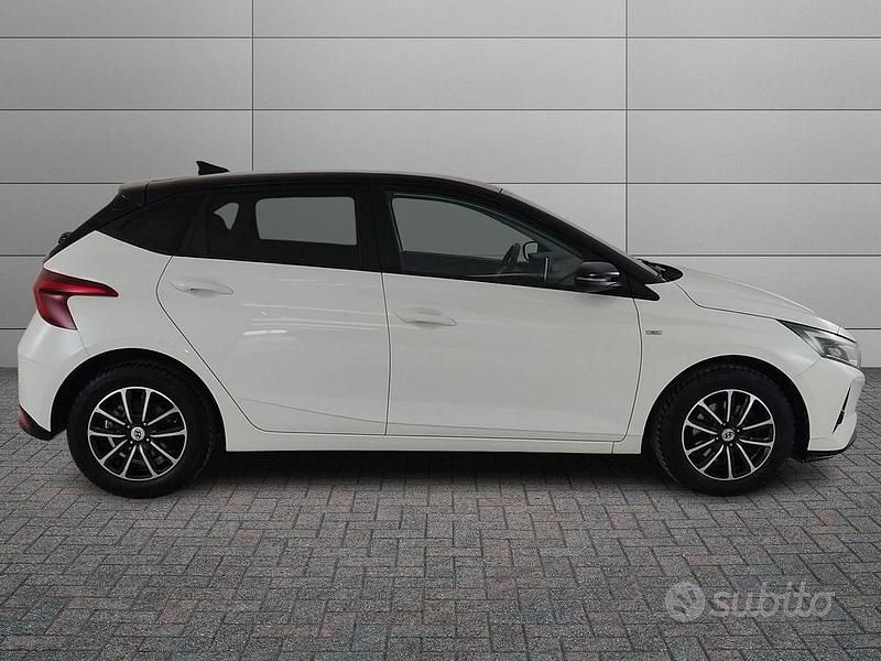 Usata Hyundai i20 101 CV (74 kW) 2022 Bianco Utilitaria