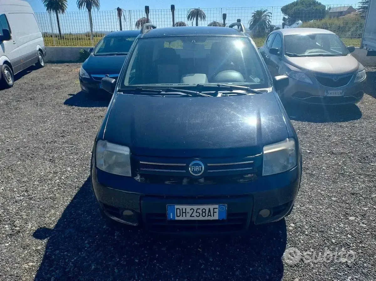 Usata Fiat Panda 4x4 69 CV (50 kW) 2007 Nero Utilitaria