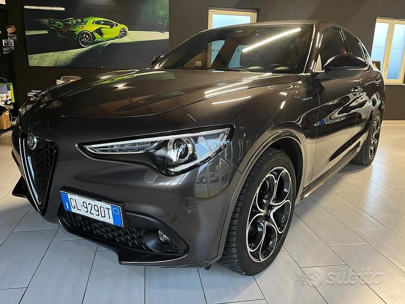 Gray Usata 2022 Alfa Romeo Stelvio Super SUV | 32.900 € (Ottimo prezzo) - Immagine 1/4