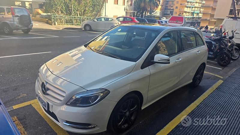 Usata Mercedes B180 Executive 108 CV (79 kW) 2014 Bianco Monovolume