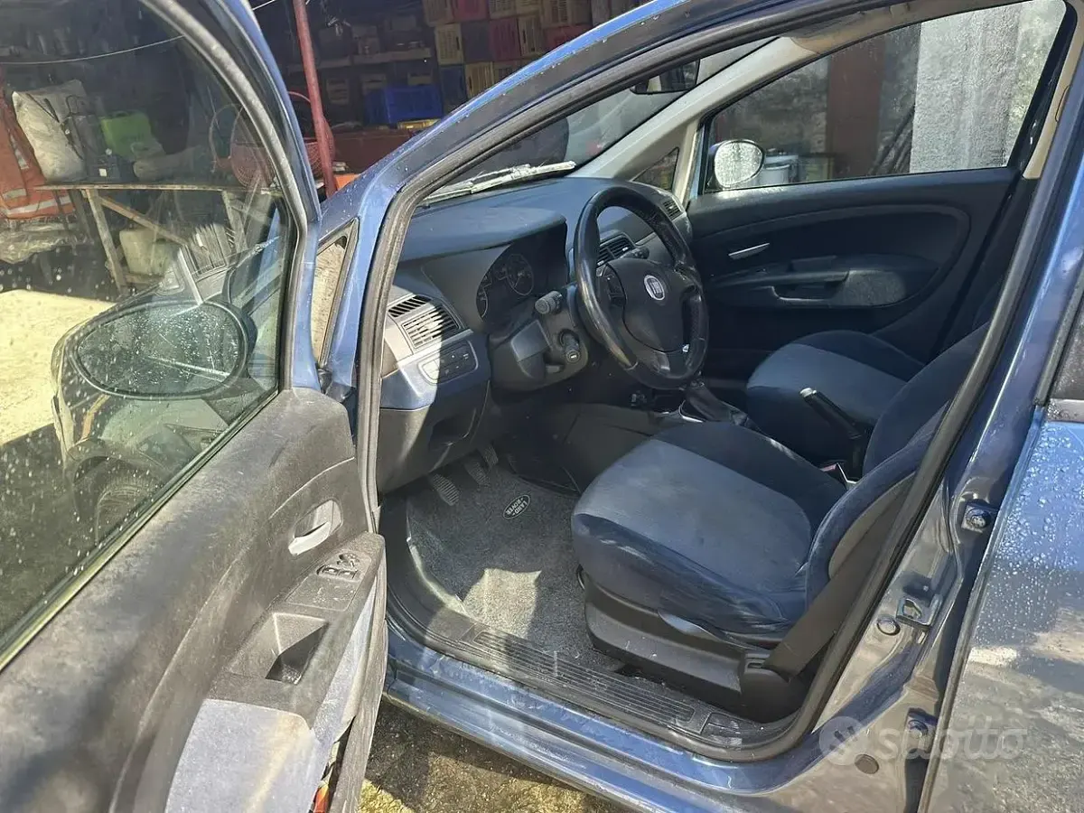 Usata Fiat Punto 75 CV (55 kW) 2008 Blu Utilitaria