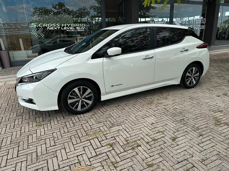 Usata Nissan Leaf Acenta 89 kW (122 CV) 2018 Bianco Utilitaria