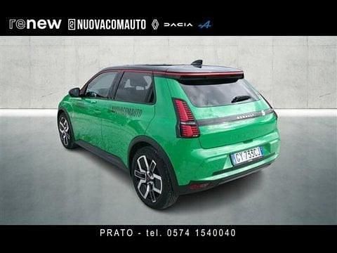 Begagnad Renault 5 E-Tech Komfort 110 kW (150 HK) 2025 Grön Halvkombi