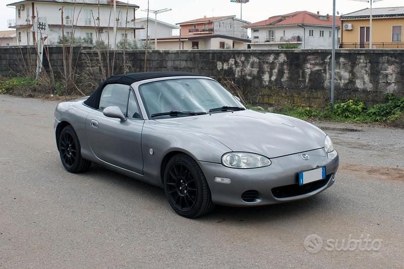 Usata Mazda MX5 146 CV (107 kW) 2004 Cabrio